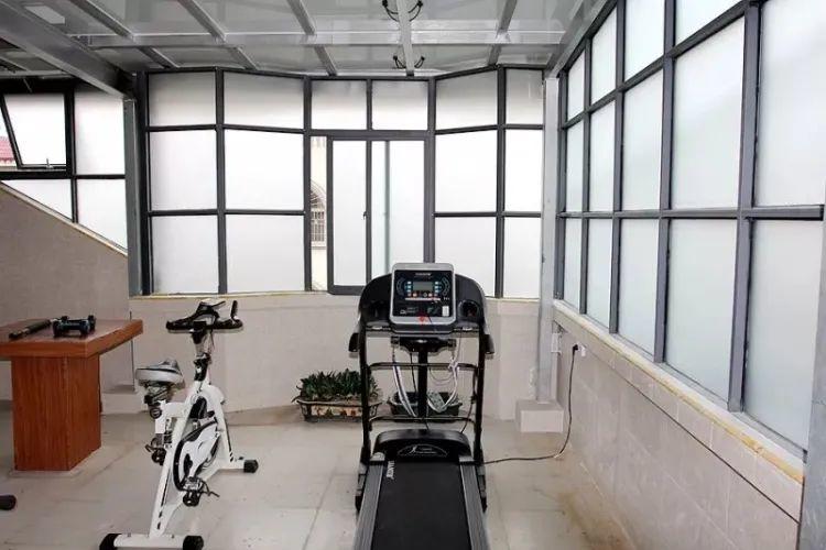 還在裝傳統(tǒng)陽光房？太傻了！如今大家都裝這個(gè)，美觀、環(huán)保還能賺錢！