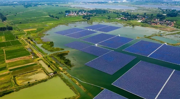 中國(guó)十三省最大光伏電站在這里！欽州康熙嶺的光伏電站能排上號(hào)了嗎？