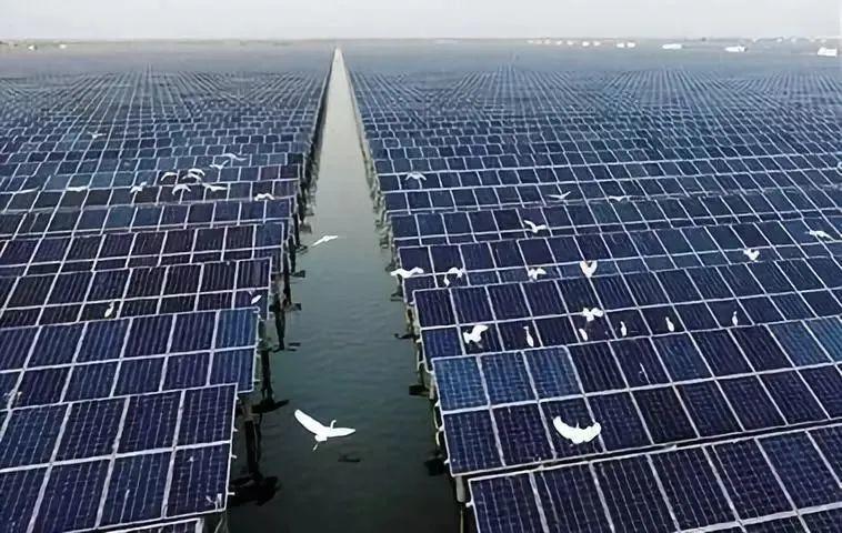 中國(guó)十三省最大光伏電站在這里！欽州康熙嶺的光伏電站能排上號(hào)了嗎？