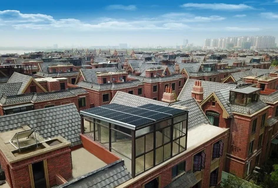 光伏發(fā)電“租房頂、免費(fèi)裝”新套路，警惕陰陽合同，天上不會(huì)掉餡餅！