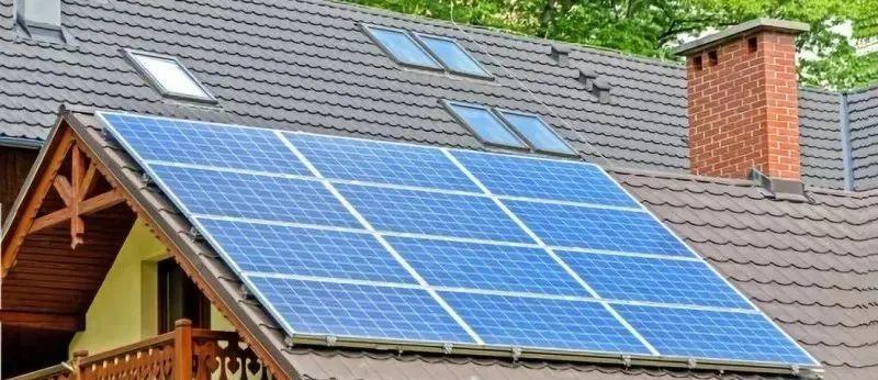 光伏發(fā)電“租房頂、免費(fèi)裝”新套路，警惕陰陽合同，天上不會(huì)掉餡餅！